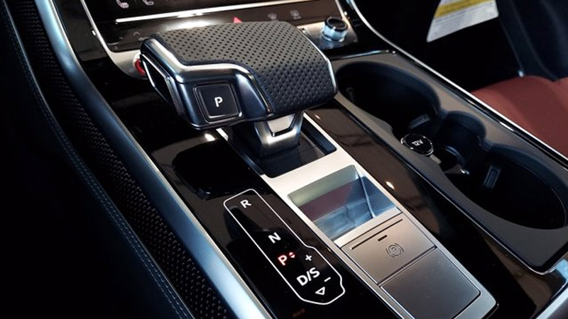 Audi SQ8 4.0T Prestige 2022 Interior Gear View