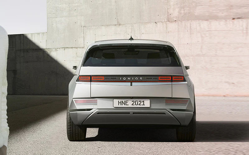 Hyundai Ioniq 5 SE AWD 2022 exterior back