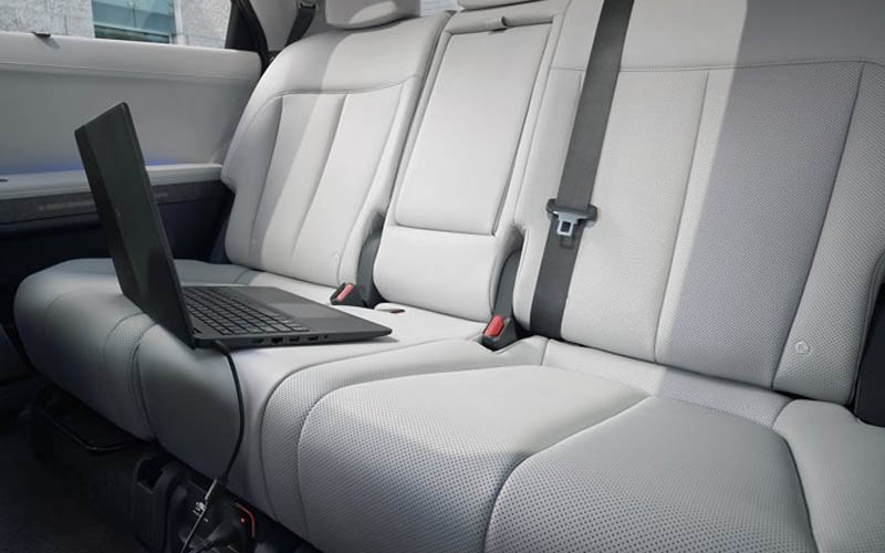 Hyundai Ioniq 5 SR RWD 2022 interior seats