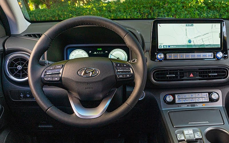 Hyundai Kona Limited FWD 2022 steering view