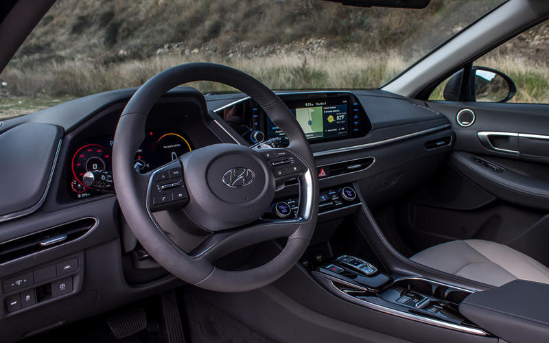 Hyundai Sonata Hybrid Blue 2.0L 20Hyundai Sonata Hybrid Blue 2.0L 2022 steering view22 steering view