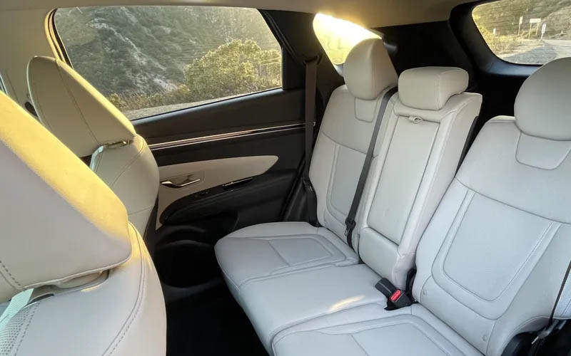 Hyundai Tucson SE AWD 2022 interior seats