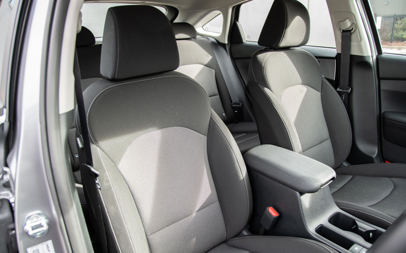 KIA Cerato Sport Hatchback 2022 Front Interior