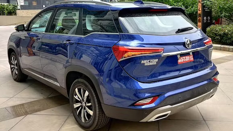 MG Hector Plus 2022 Back View