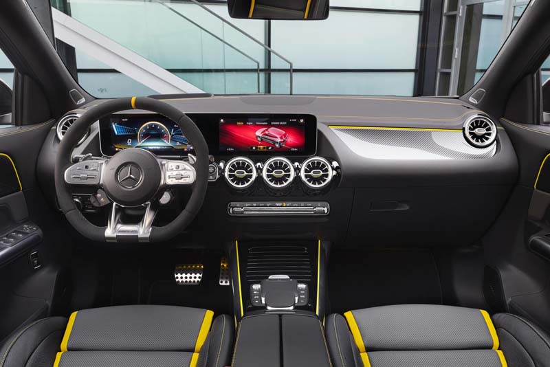 Mercedes AMG GLA 45 4MATIC 2022 Dashboard Interior