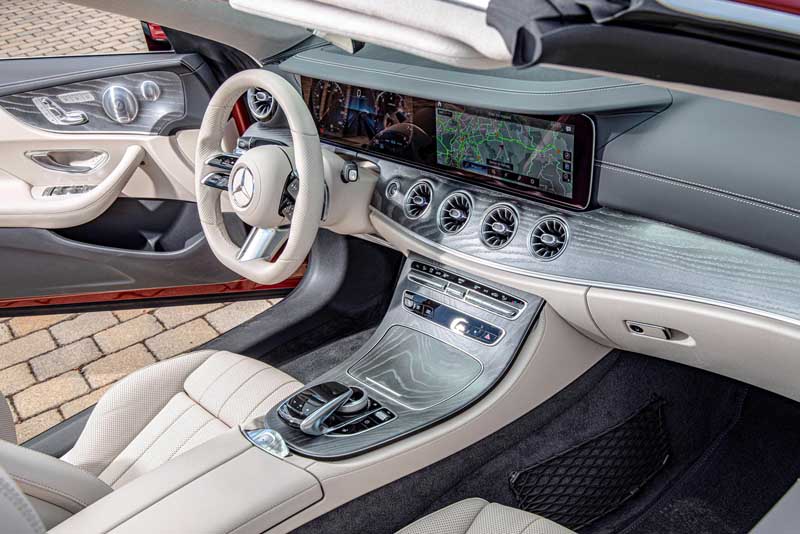 Mercedes Benz E450 4MATIC Cabriolet 2022 Dashboard Interior
