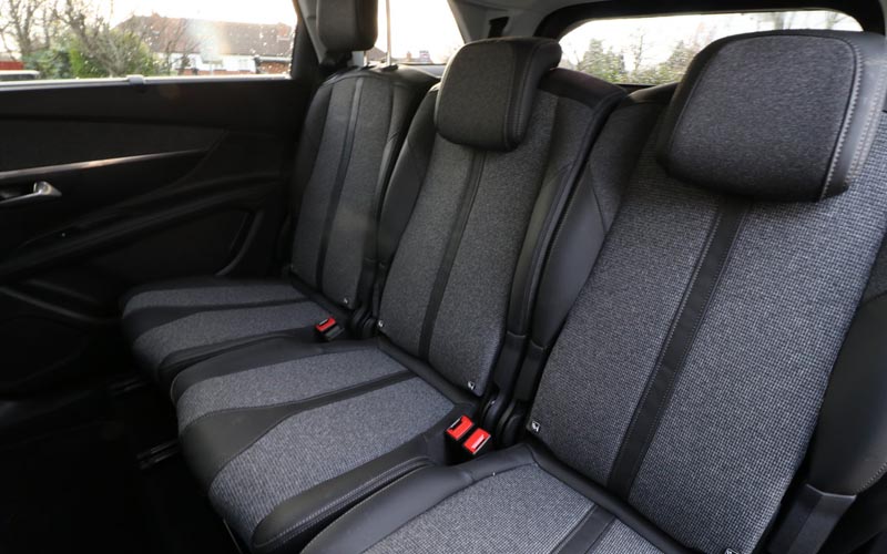Peugeot 5008 2022 interior seats