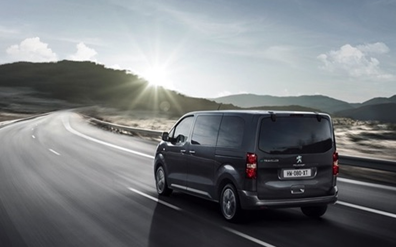 Peugeot E-Traveller Compact 50 kWh 2022 exterior back