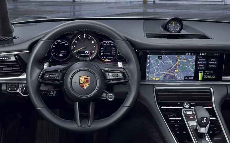 Porsche Panamera Turbo S E-Hybrid Executive 2022 steering view