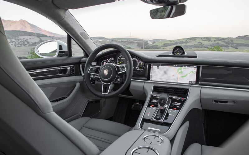 Porsche Panamera Turbo S E-Hybrid Sport Turismo interior side