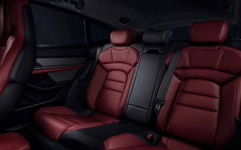Porsche Taycan Turbo S Sports Turismo 2022 interior seats