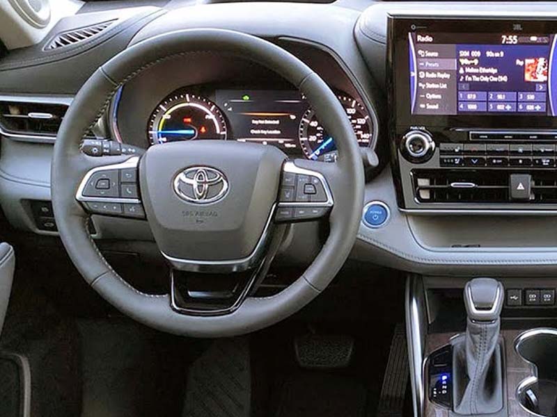 Toyota Highlander Hybrid Limited AWD 2022 Interior Steering View