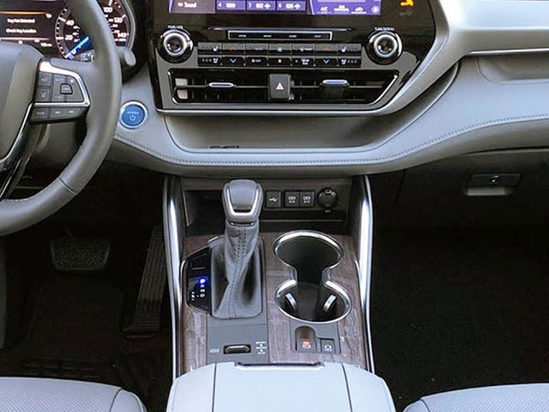Toyota Highlander Hybrid Platinum 2022 Interior Gear View
