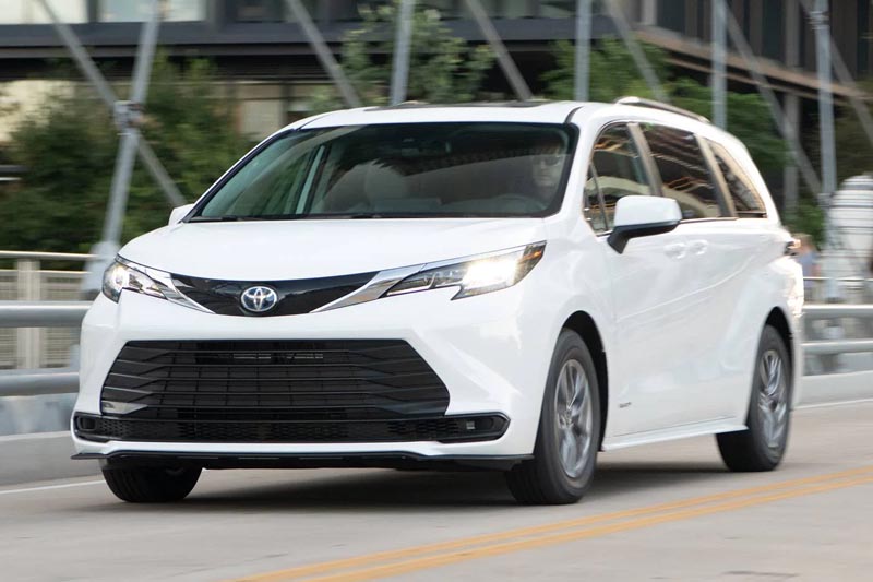 Toyota Sienna 2022 Exterior Front View