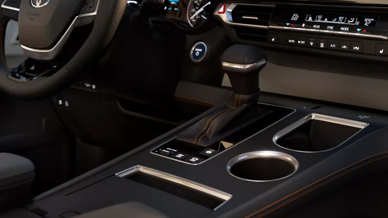 Toyota Sienna XLE Woodland Edition 2022 Interior Gear View