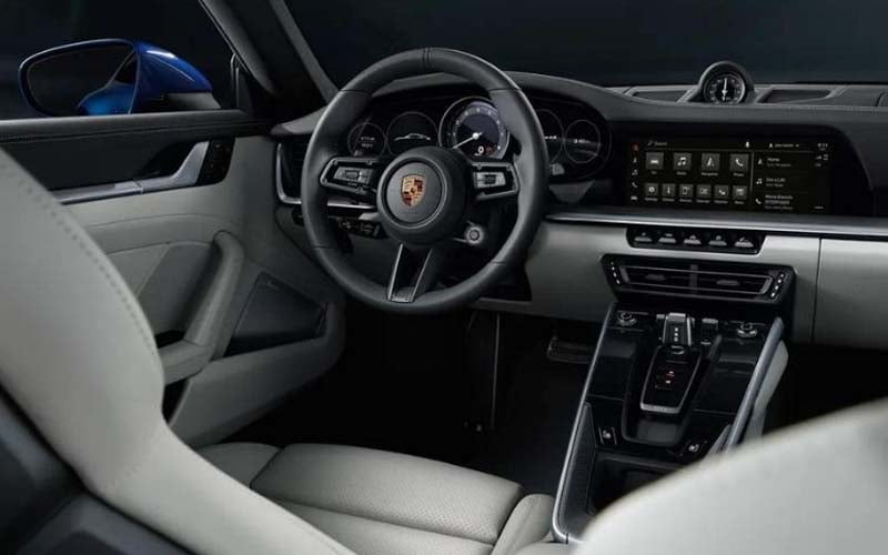 Porsche 911 Carrera 4 GTS 2022 interior side