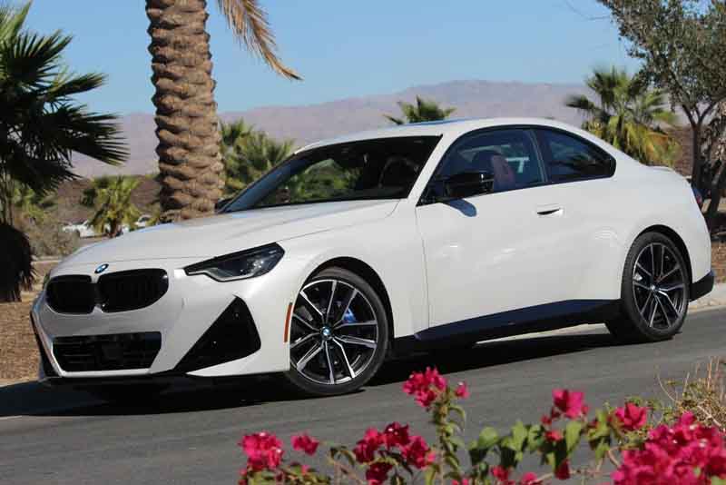 BMW M240i xDrive Coupe 2022 Side View