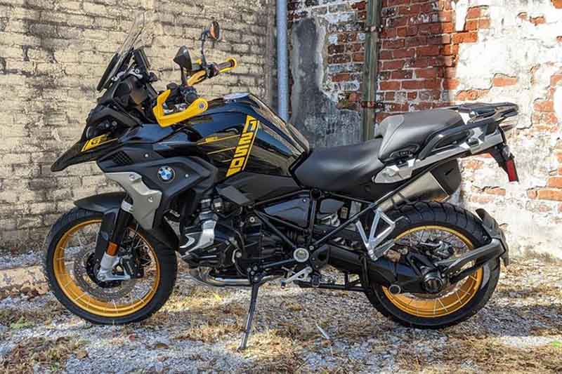 BMW R 1250 GS – “40 Years GS” Edition 2022 Side View