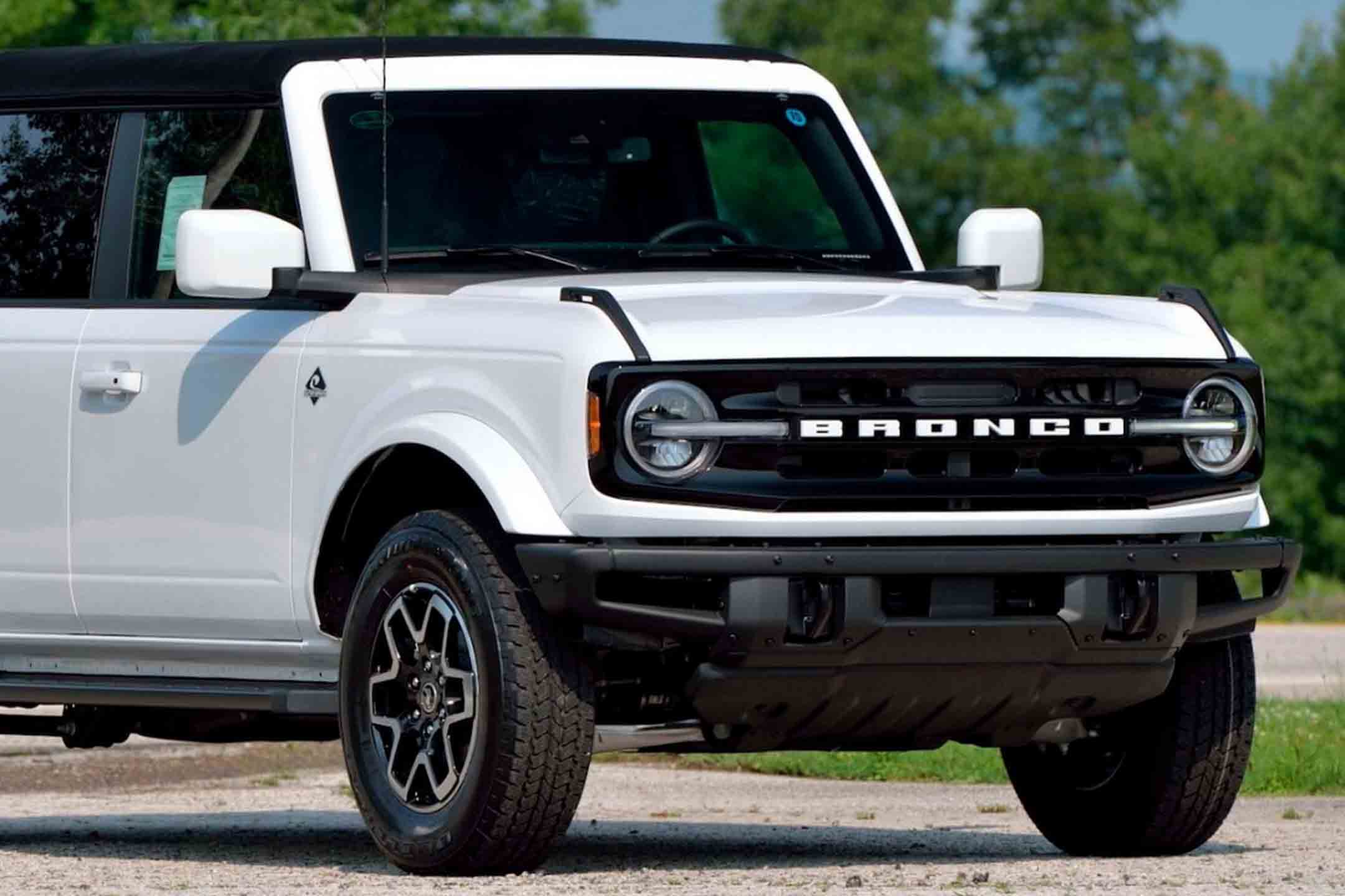Ford Bronco Outer banks 2 Door 2022 exterior front