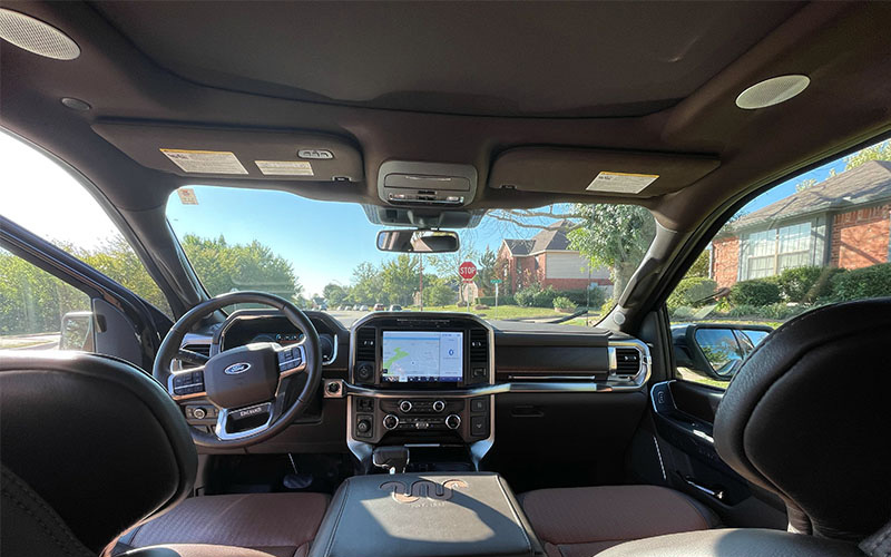 Ford F-150 King Ranch 2022 interior side