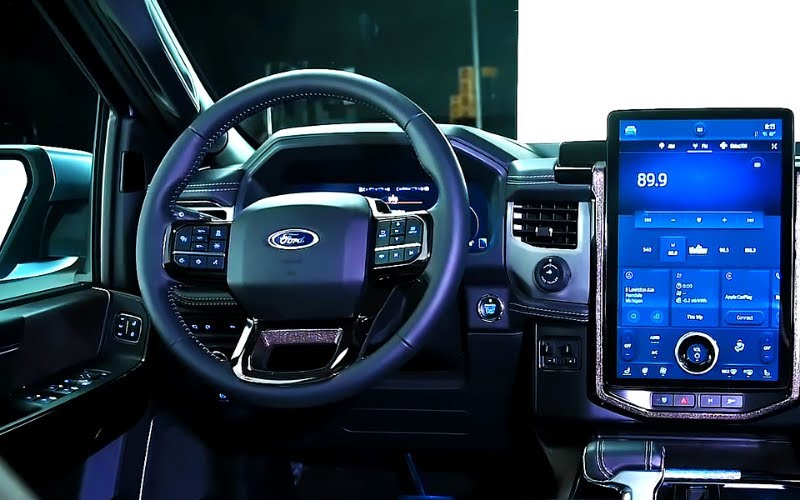 Ford F-150 LARIAT 2022 steering view