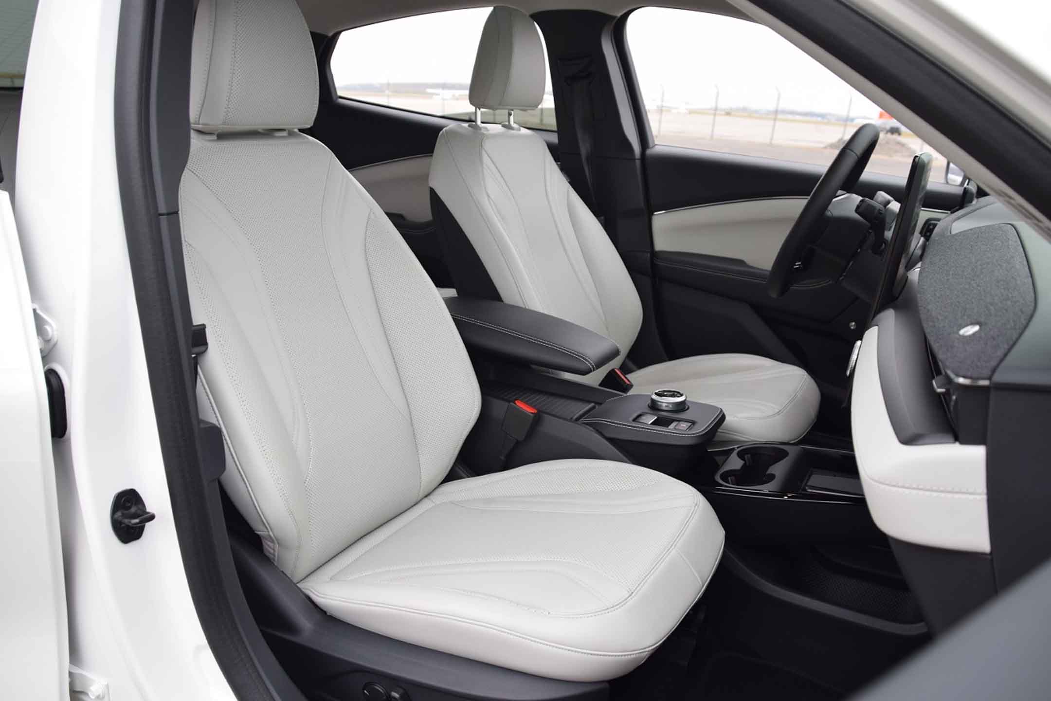 Ford Mustang Mach-E SR RWD 2022 interior seats