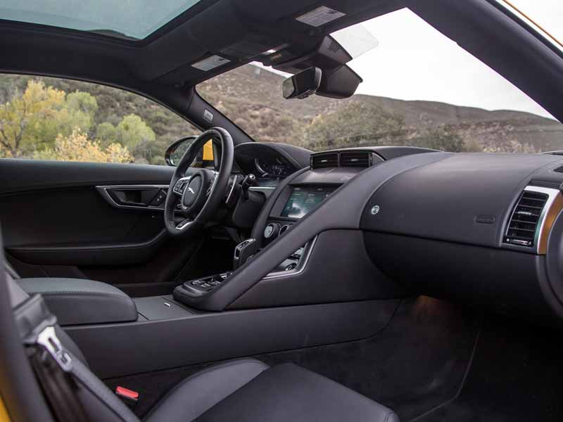 Jaguar F-Type R Coupe 2022 Dashboard Interior