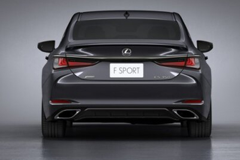 Lexus ES 250 Ultra Luxury 2022 Back View