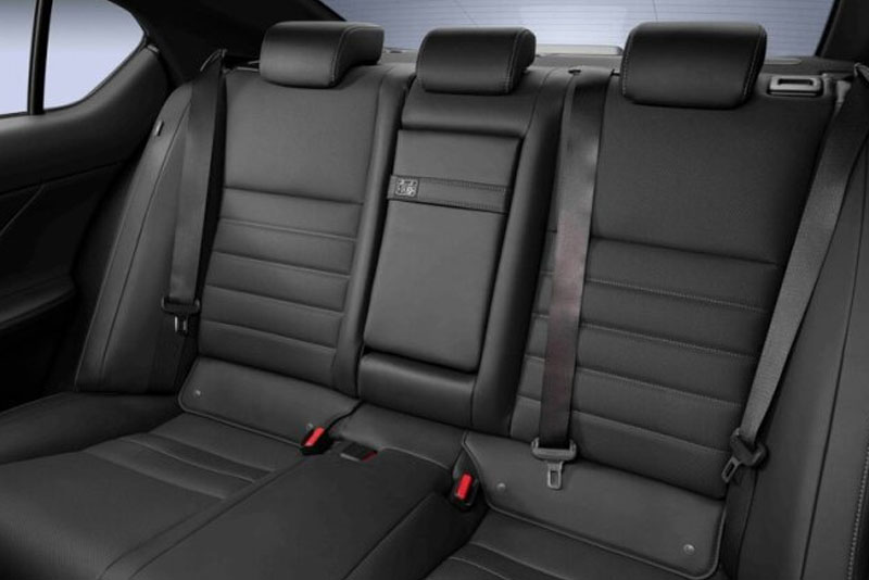 Lexus IS 300 AWD 2022 Back Interior
