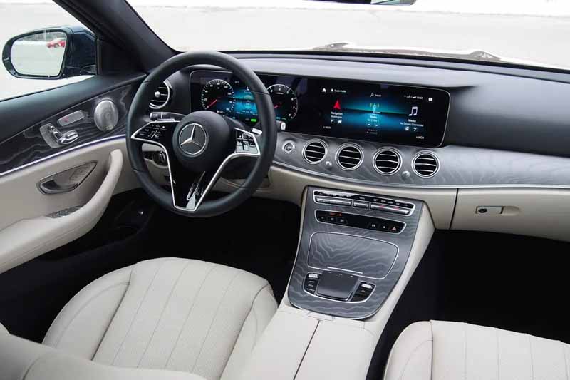 Mercedes Benz E350 4MATIC Sedan 2022 Dashboard Interior