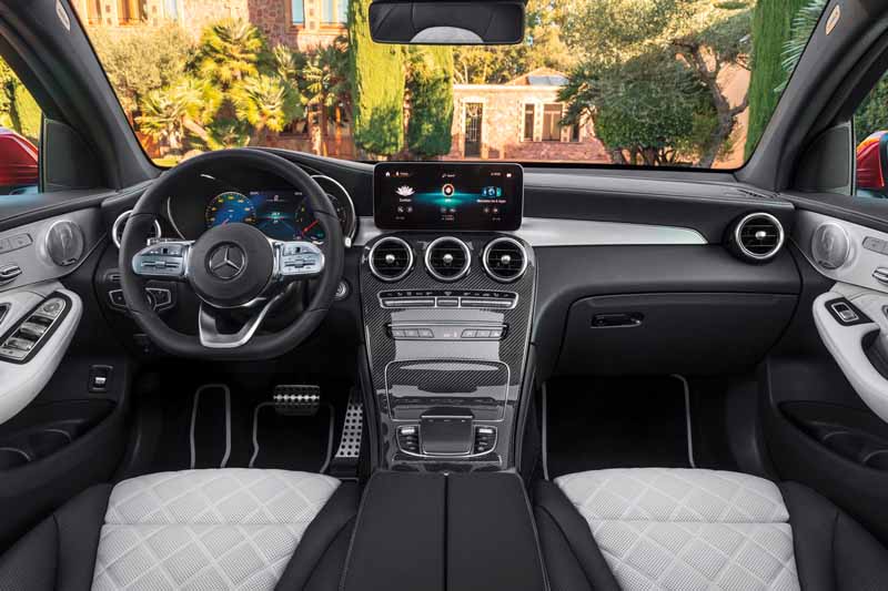 Mercedes Benz GLC 300 4MATIC Coupe 2022 Dashboard Interior