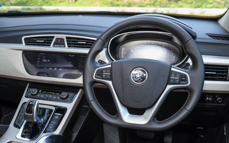 Proton X70 Executive AWD 2020 steering view