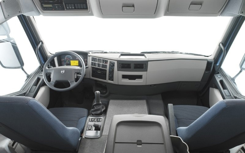 Volvo FE 320 6X2 2022 interior side