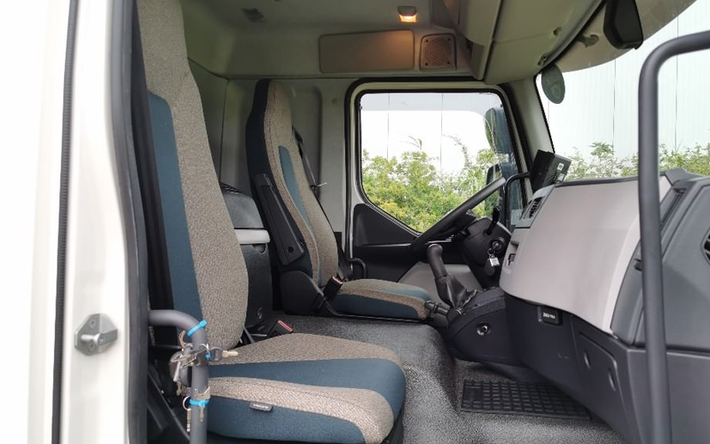 Volvo FL 250 2022 interior seats