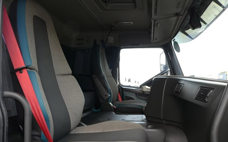 Volvo FM 380 8x4 2022 interior side