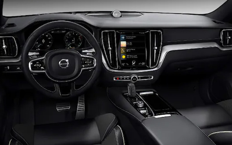 Volvo S60 B5 Momentum AWD 2022 steering view