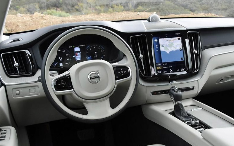 Volvo S60 Inscription AWD 2022 steering view