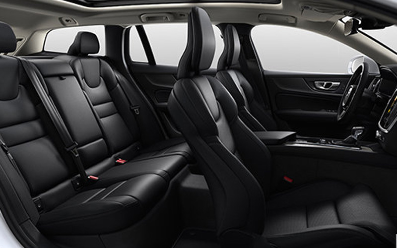 Volvo V60 T5 AWD 2022 interior seats