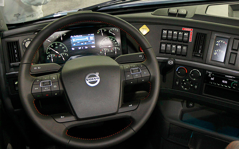 Volvo VNL 300 2022 steering view