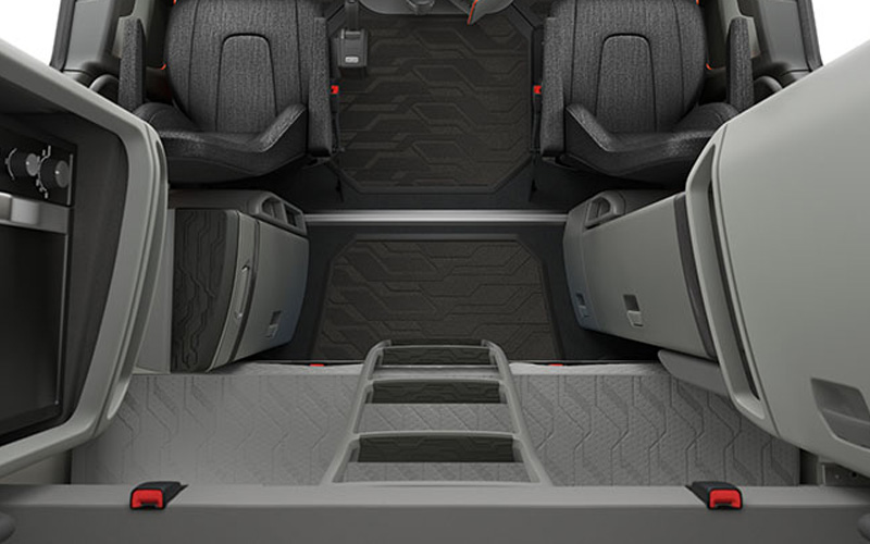 Volvo VNL 740 2022 interior seats