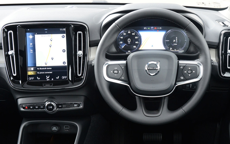 Volvo XC40 Recharge Pure Electric Plus P8 2022 steering view