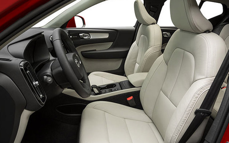 Volvo XC40 T4 Momentum 2022 interior seats