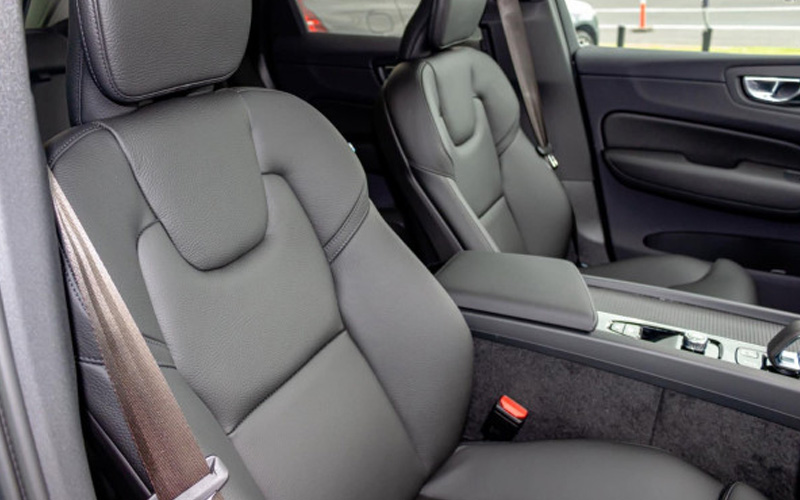 Volvo XC60 B6 Inscription 2022 interior seats