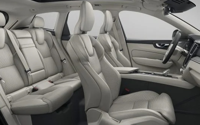 Volvo XC60 B6 R-Design 2022 interior seats