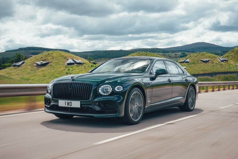 Bentley Flying Spur Hybrid 2022 Front View
