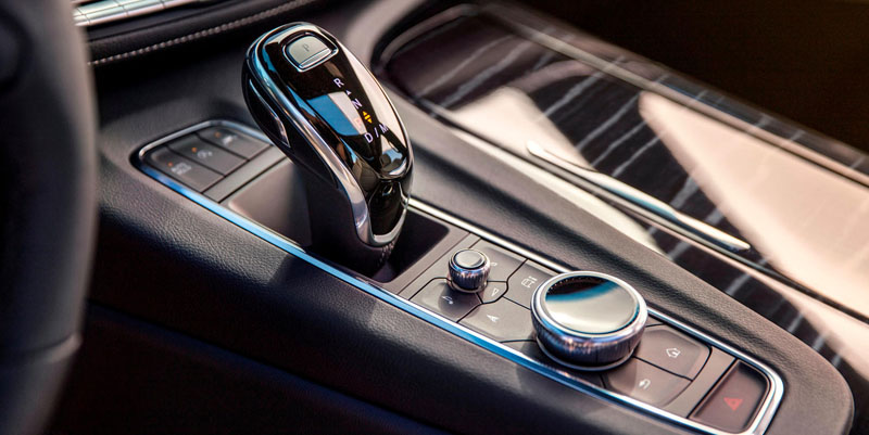 Cadillac Escalade 2022 Interior Gear View