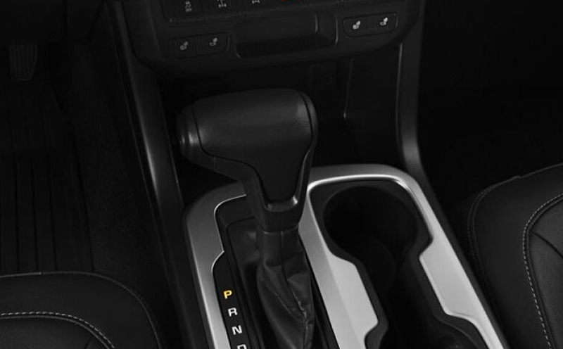 Chevrolet Colorado 2022 Interior Gear View