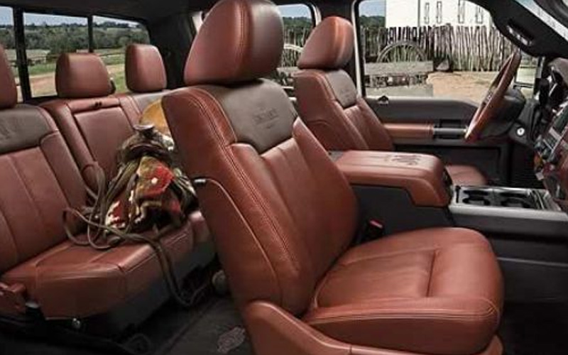 Ford F-350 Super Duty King Ranch 2022 interior seats