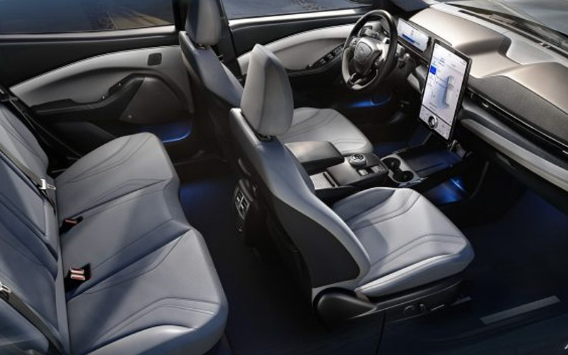Ford Mustang Mach-E SR AWD 2022 interior seats