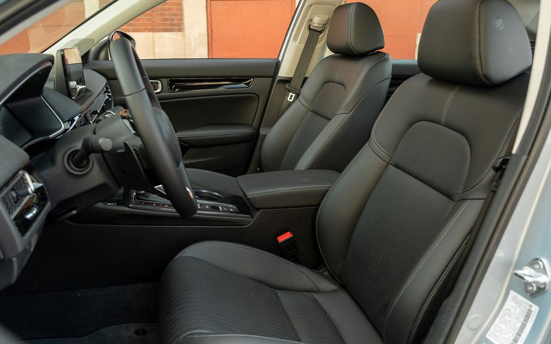 Honda Civic Touring Sedan 2022 interior seats